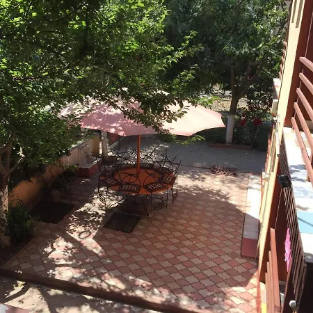 Gazde/Camere de închiriat Casa Brianna Costineşti