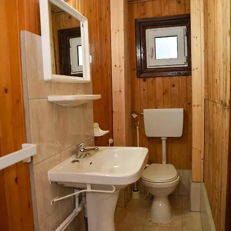 Gazde/Camere de închiriat Casa Brianna Costineşti